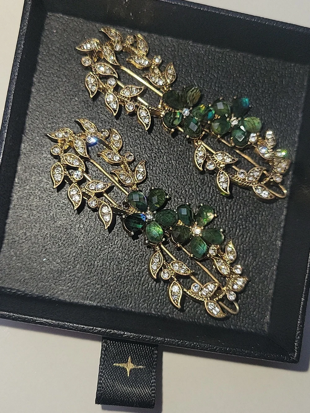 Two Floral Gemstone Hairclips - Picture 8 of 9